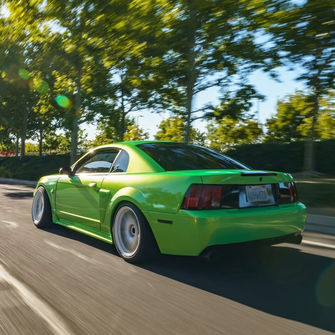Candy Metallic Neon Green vinyl wrap - Image 5