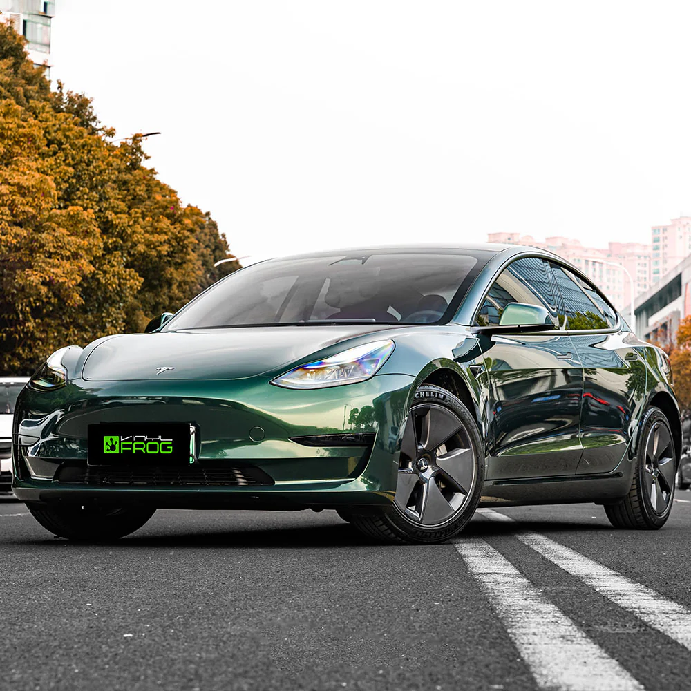 Glossy Metallic Gotland Green Vinyl Wrap - Image 4