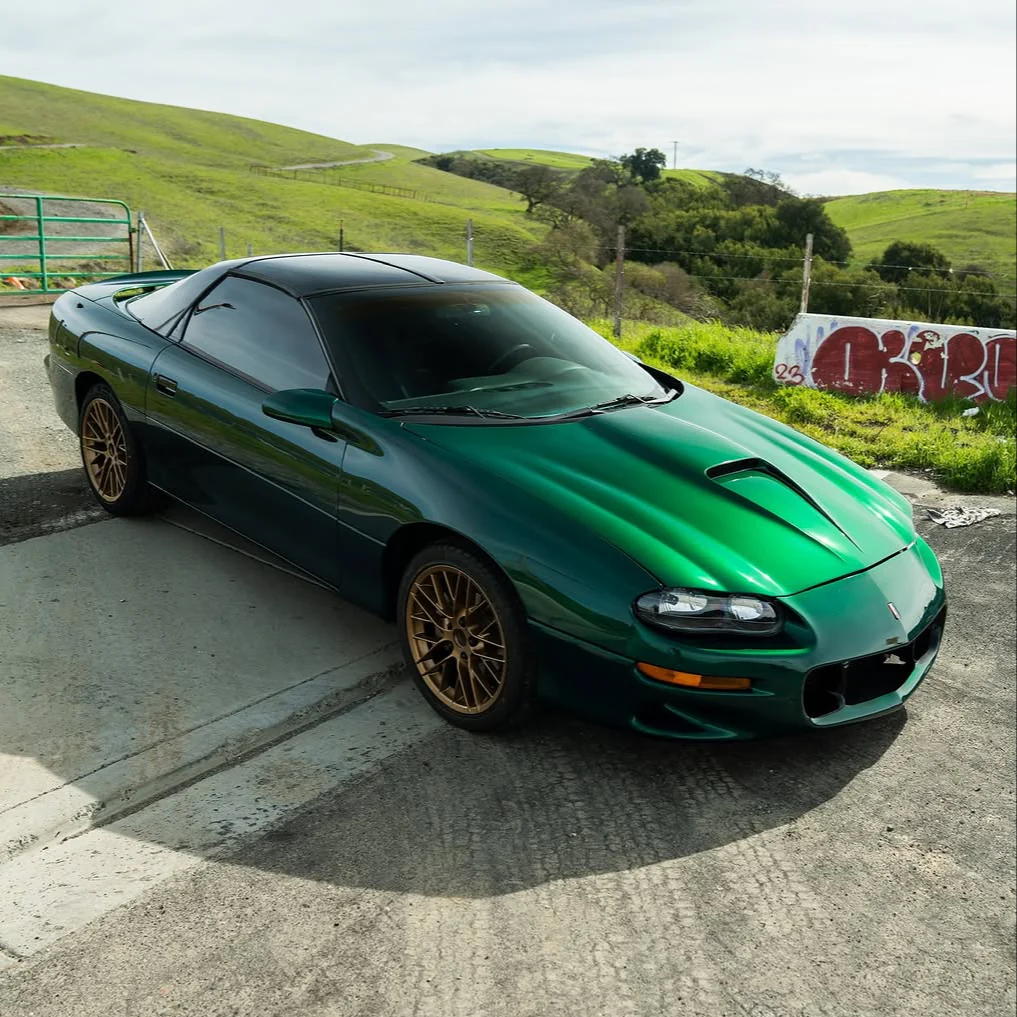 Glossy Metallic La Salle Green Vinyl Wrap - Image 2