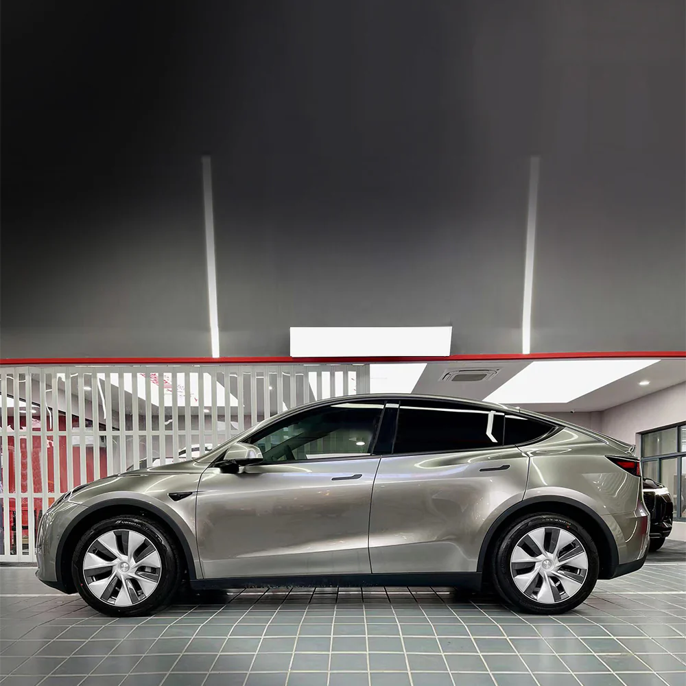 Glossy Metallic Liquid Silver Vinyl Wrap - Image 2