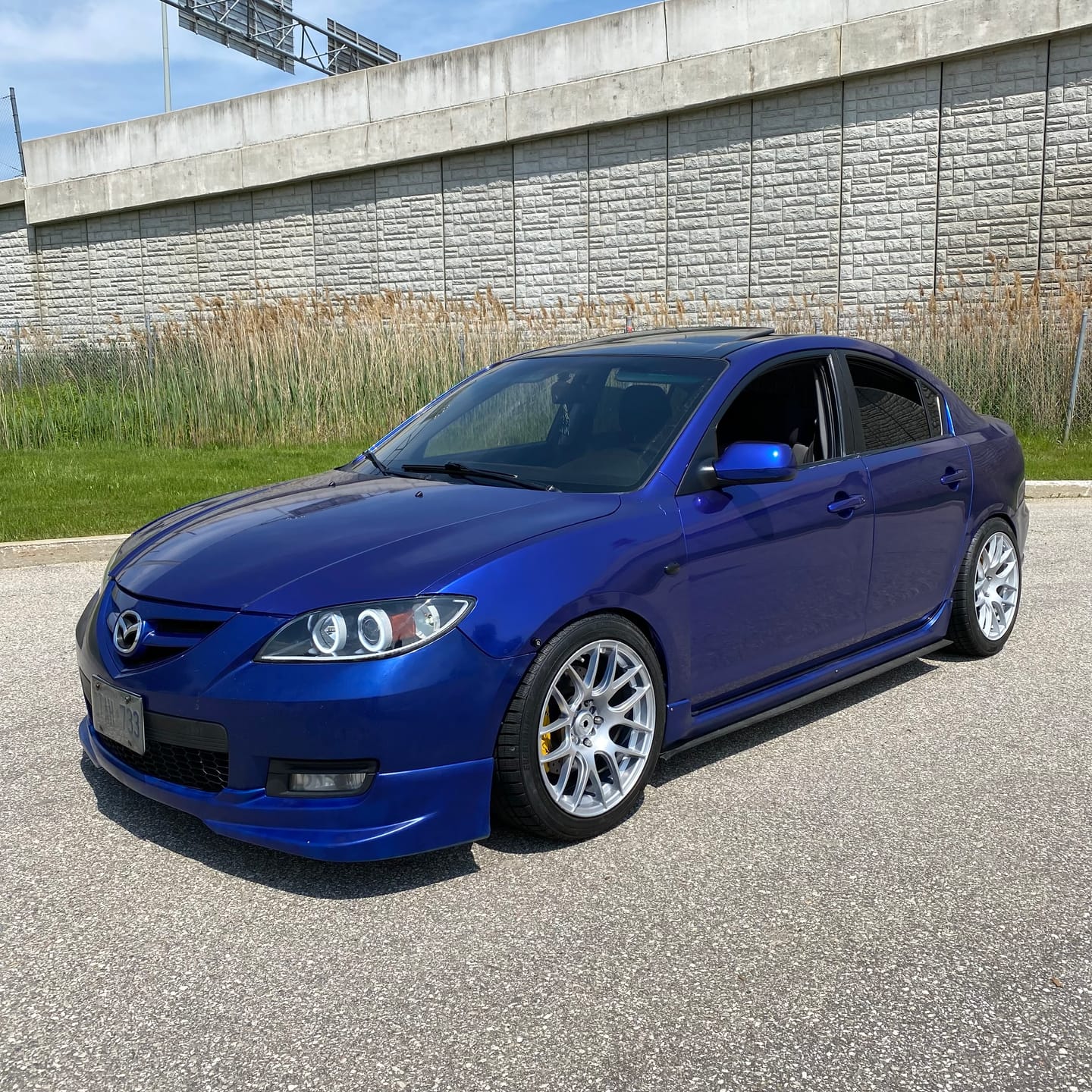 Glossy Metallic Pearl Blue Vinyl Wrap - Image 5
