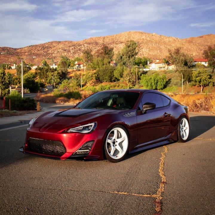 Glossy Metallic Rufous Red Vinyl Wrap - Image 3