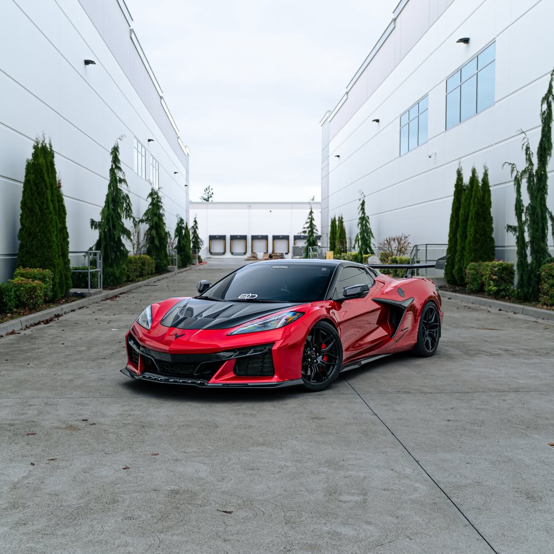 Glossy Metallic Vampire Red Vinyl Wrap - Image 5