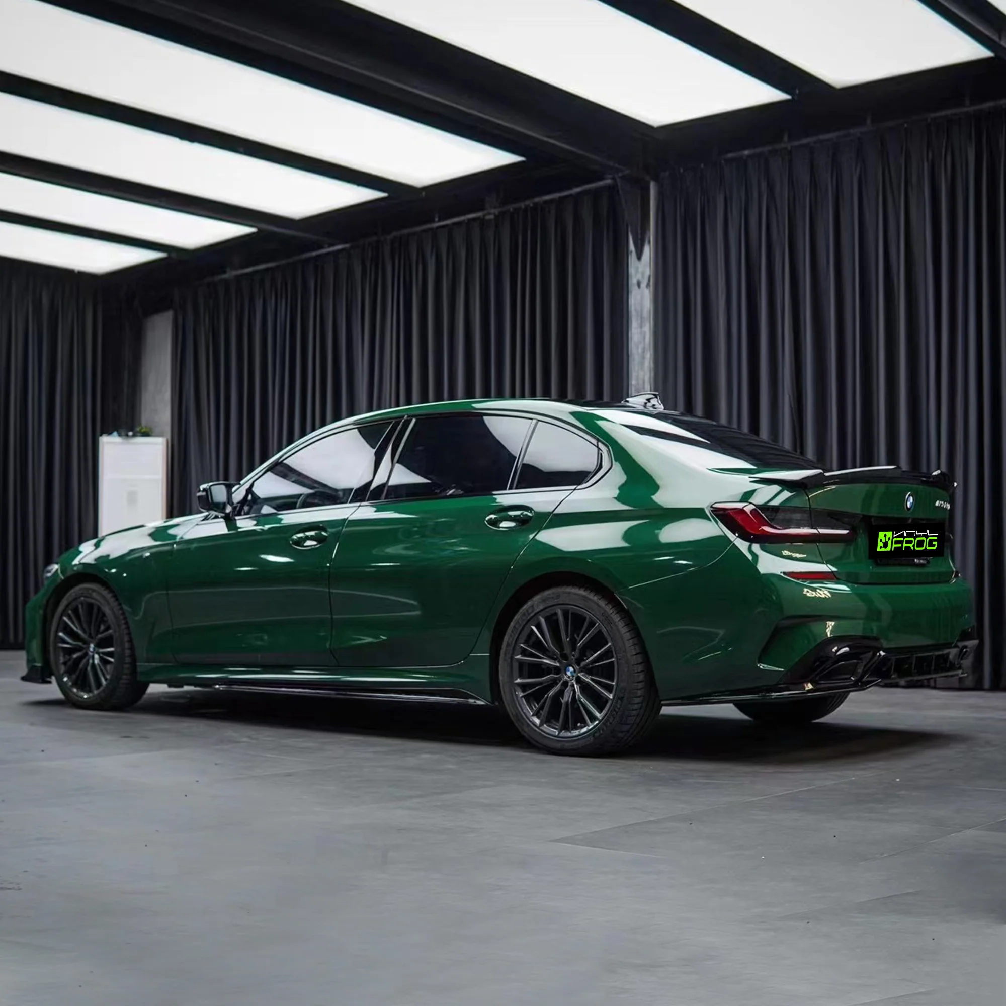 High Glossy Vintage Racing Green Vinyl Wrap - Image 5