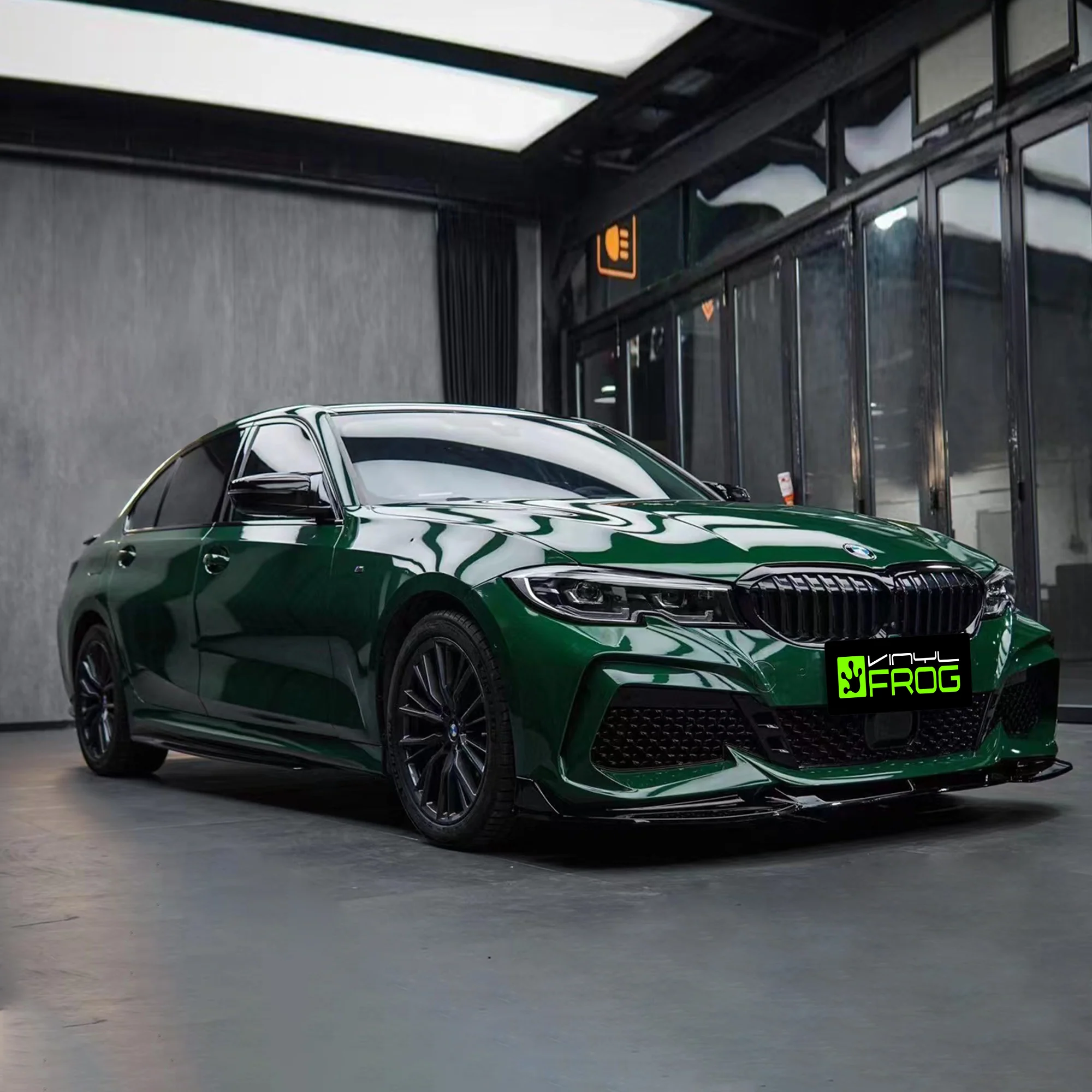 High Glossy Vintage Racing Green Vinyl Wrap - Image 6