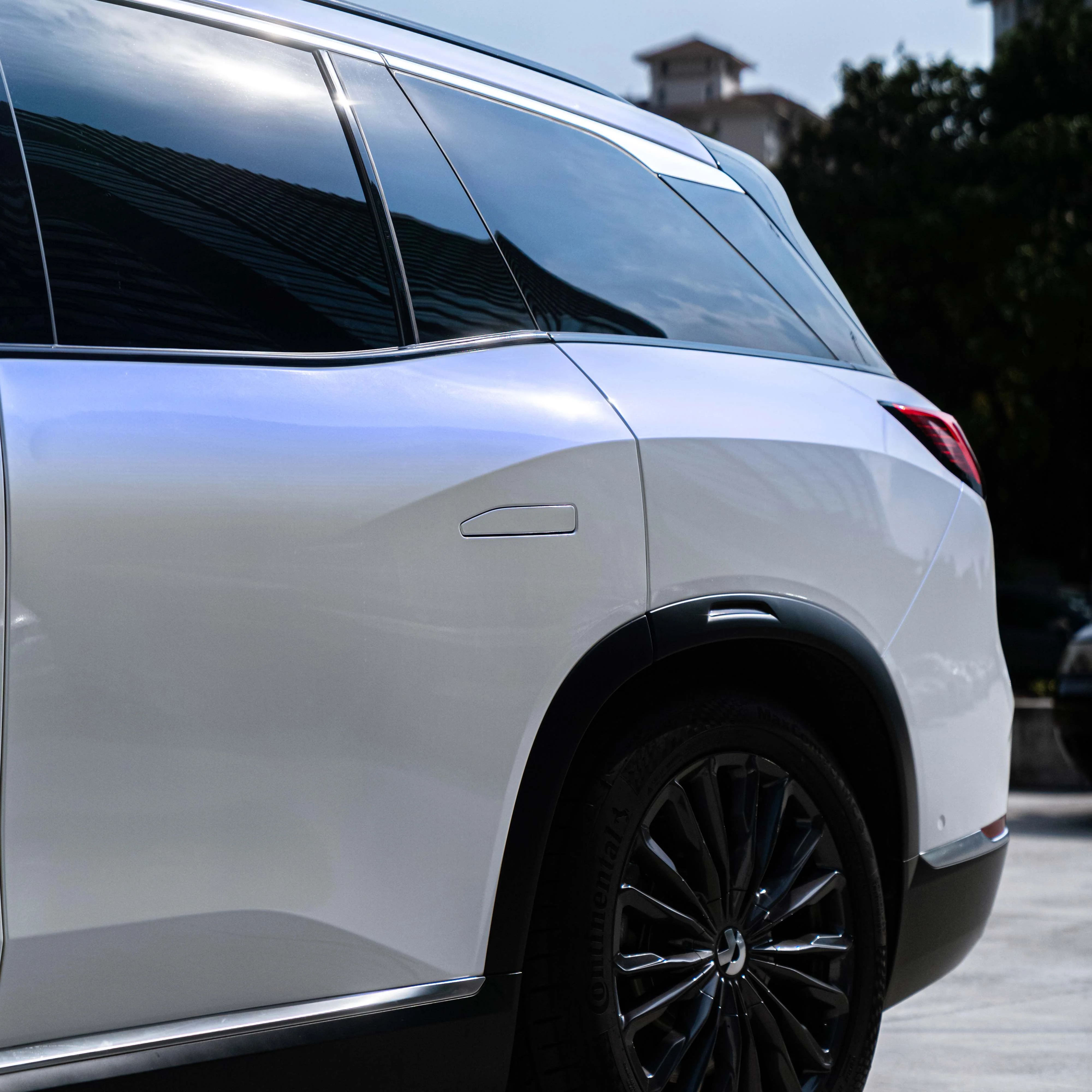 Glossy White Blue Vinyl Wrap - Image 5