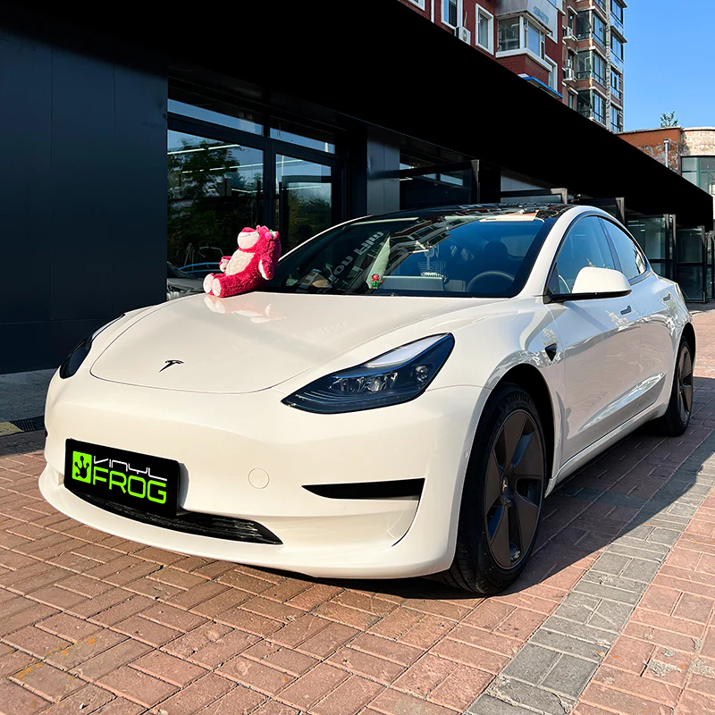 High Glossy Simply White Vinyl Wrap - Image 2