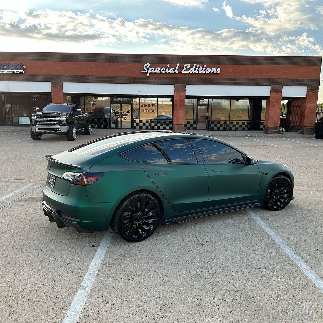 Satin Chrome Silk Green Vinyl Wrap - Image 7